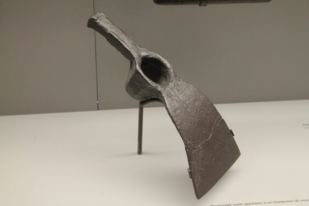 Second adze specimen at Musée d’histoire de Nantes – pre-industrial woodworking edge tool